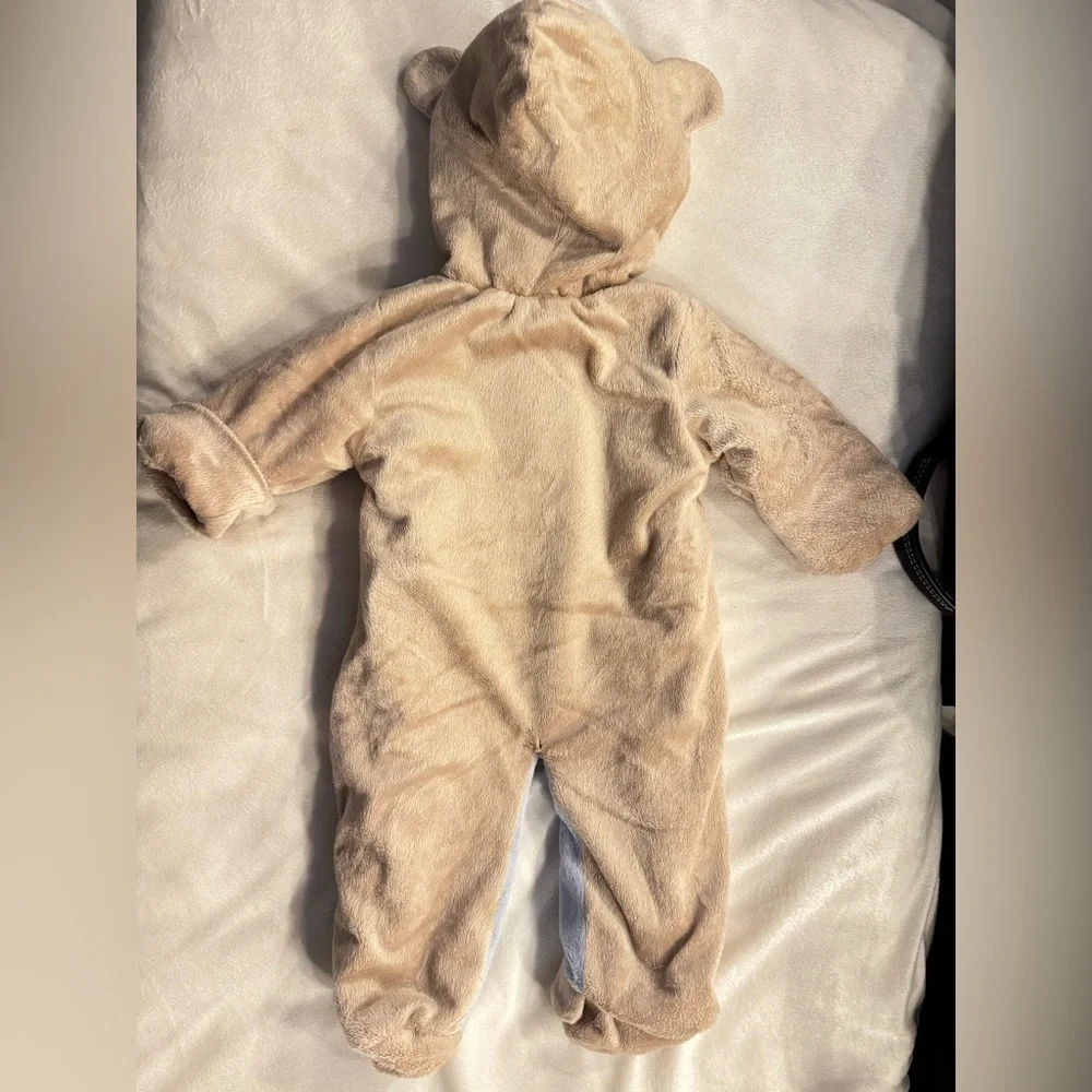 The Club House Adorable Bear Baby Winter SnowSuit Onesie. Size 0-3 Months